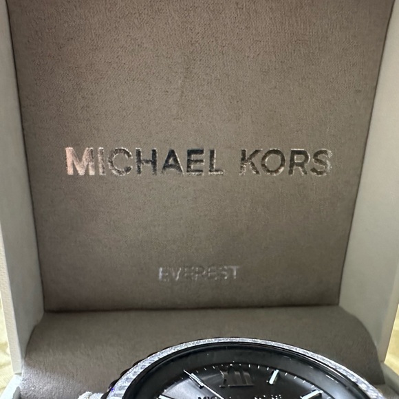 MICHAEL KORS MK6974 EVEREST GUNMETAL CHRONOGRAPH DIAL BRACELET BAND WOMENS WATCH - Picture 9 of 15